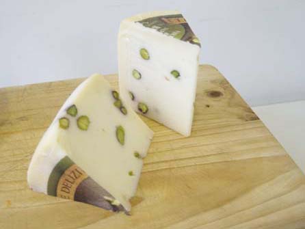 Pecorino al pistacchio gr 250 ca