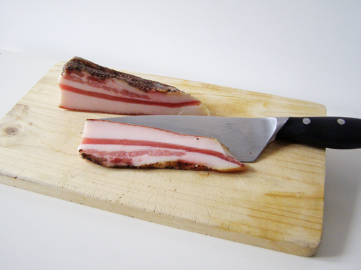 Guanciale al pepe gr 350 ca